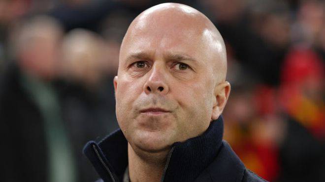 崩盘预警！利物浦必须立刻解雇斯洛特，传奇冠军主帅已就位